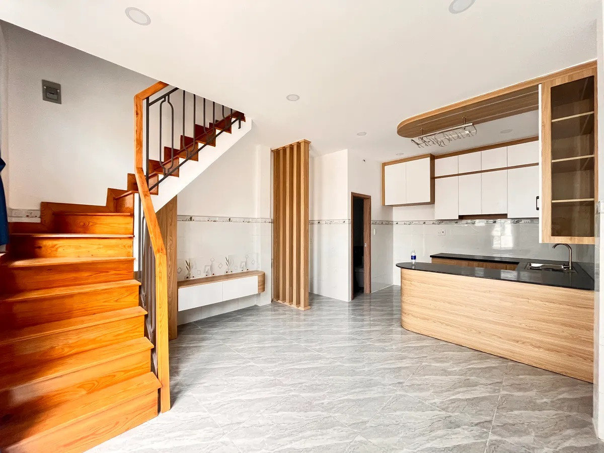 🔥 Bán gấp nhà góc 2 MT - 2 tầng, HXH, 💰 2 tỷ 55, Bùi Văn Ngữ, Q12