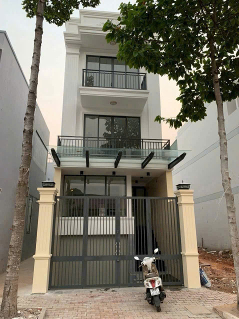 Cho thuê nhà trong KDC Hiệp Thành 3- 1 hầm-1 trệt -2 lầu