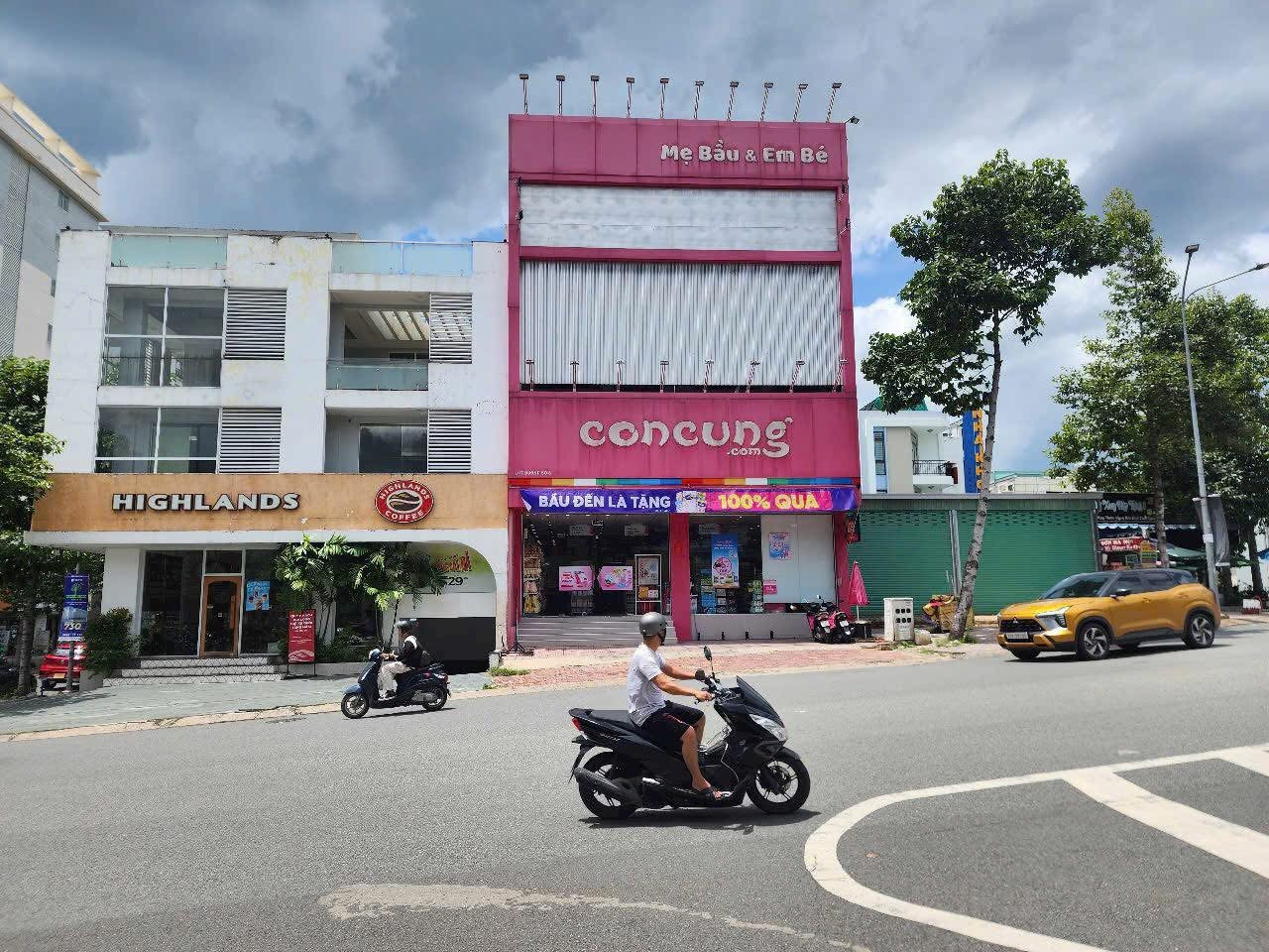 CHO THUÊ MB NGAY VÒNG XOAY HIỆP THÀNH 3: 10 x 17. 0815422197