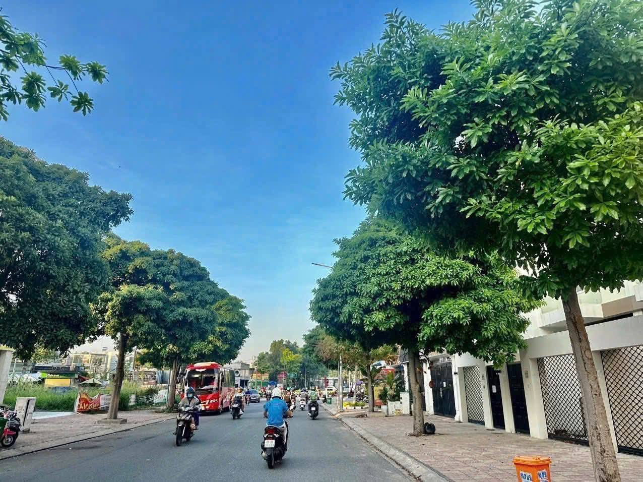 Cho thuê nhà mặt tiền đường Hoàng Hoa Thám Diện tích: 5x20m