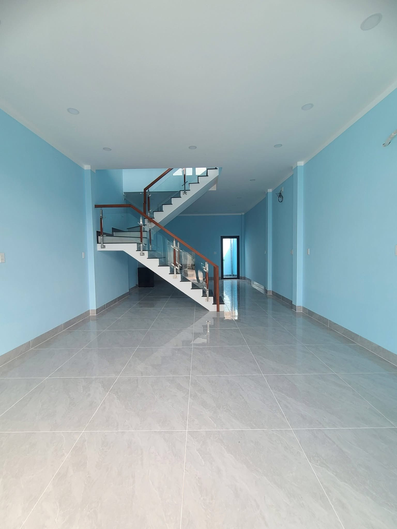 Cho thuê Mb Kinh Doanh gần Vòng Xoay  Hiệp Thành 3 , TDM , Bình Dương (GC)