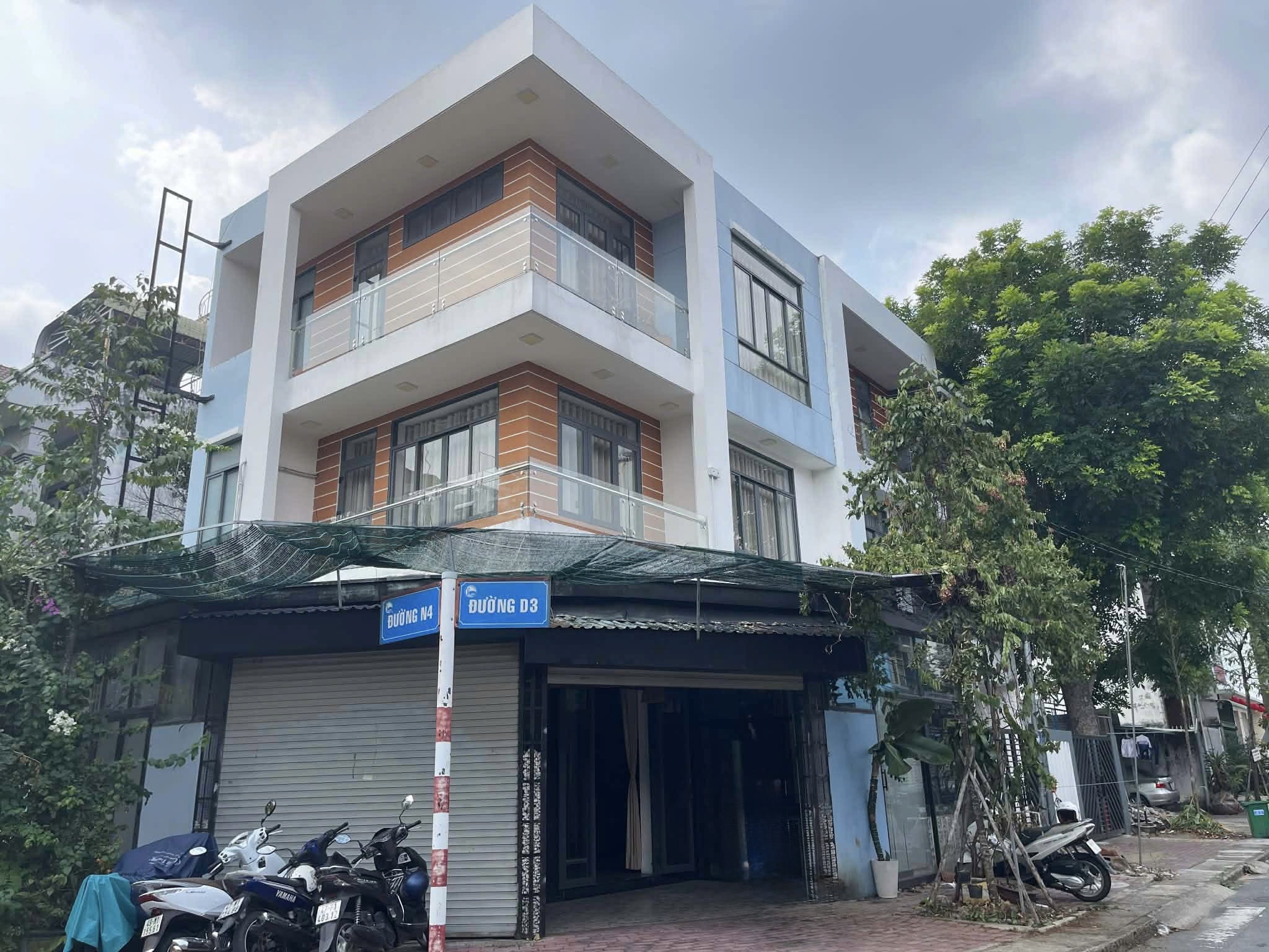 Cho thuê nhà căn góc 2 mặt tiền KDC K8, phường Phú Lợi HCM, thích hợp ở kết hợp làm văn phòng cty
