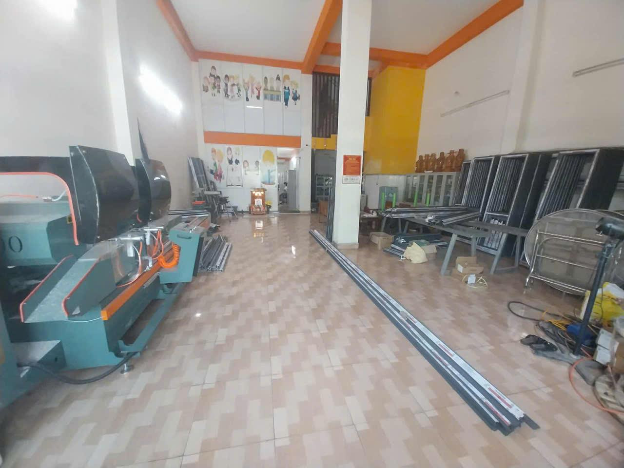 CHO THUÊ NHÀ MẶT TIỀN 3.5 TÂNG SÁT HÔNG BẾN XE TRUNG TÂM ĐÀ NẴNG