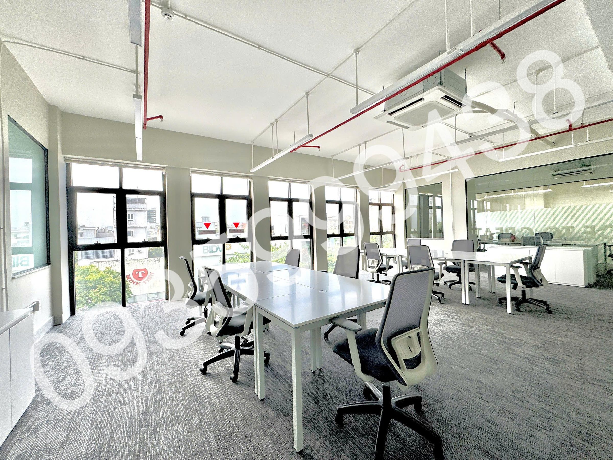 Cho thuê văn phòng 53m² – full nội thất – chỉ xách laptop vào làm
