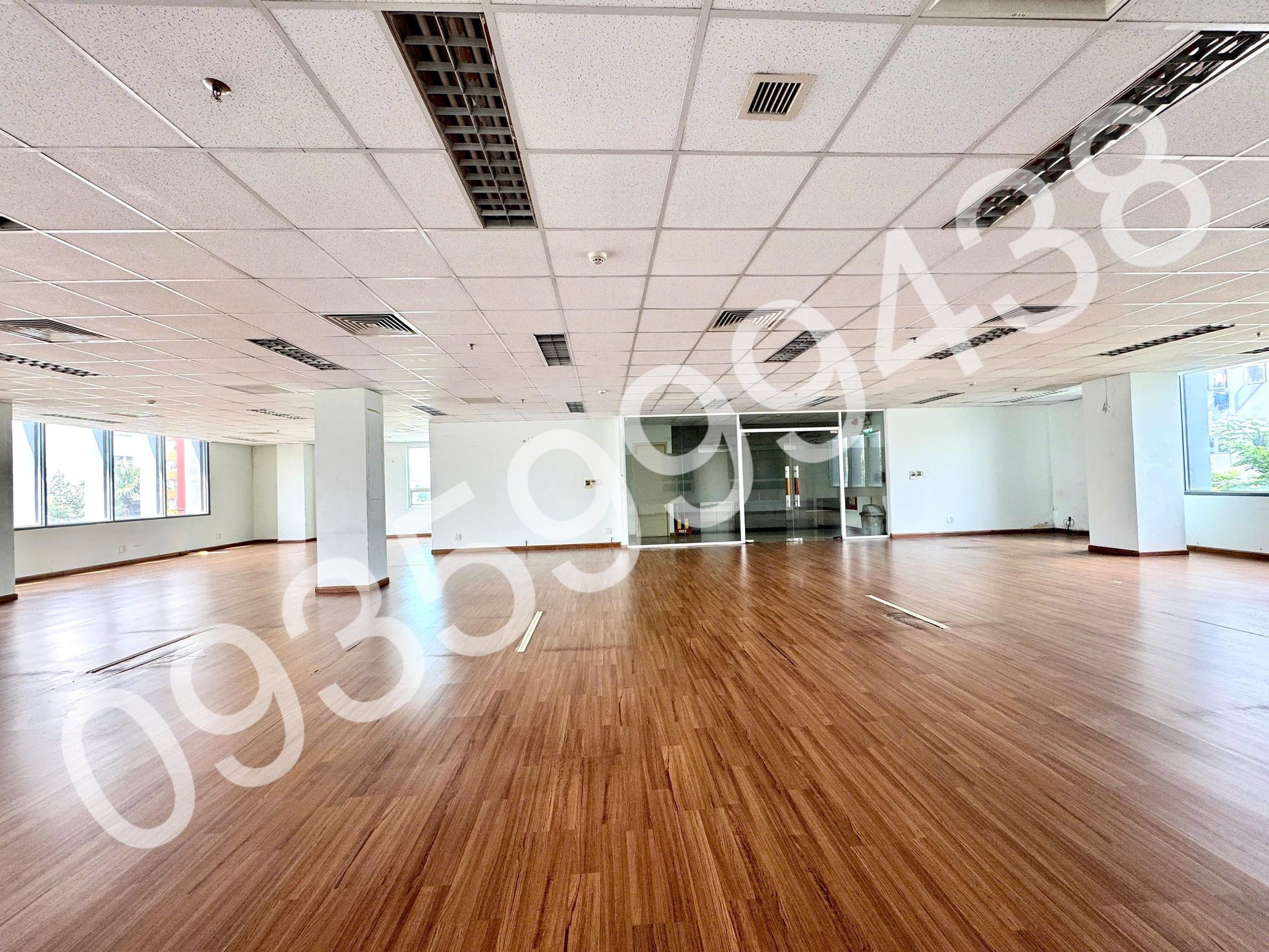 CHO THUÊ VĂN PHÒNG 240 M2 - 60 TR KHU HOÀ CƯỜNG, FREE 60 CHỖ ĐỂ XE
