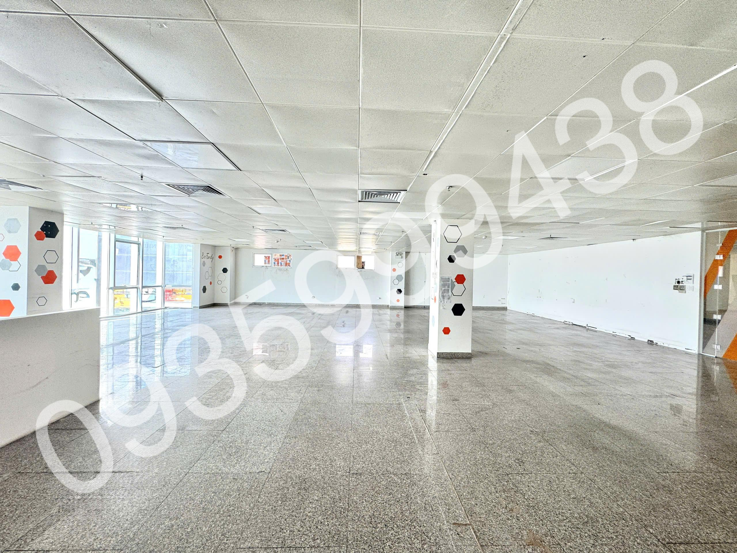 CHO THUÊ VĂN PHÒNG 320 M2 CHỈ 240.000Đ/M2 NGAY NGUYỄN VĂN LINH. LH: 0935 999 438