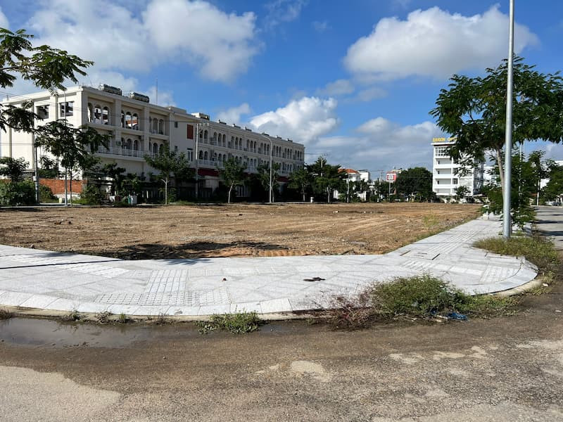 # Đất Lô Góc 2 Mặt Tiền đường 7.5m sát Biển Tân Trà, 160m2, ngang 8.3m, 7.xx tỷ