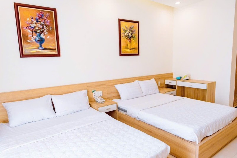 # Nhà Mặt Tiền Hà Huy Tập, 300m2, ngang 20m, 20 phòng KD, thu 250-300 tr/th