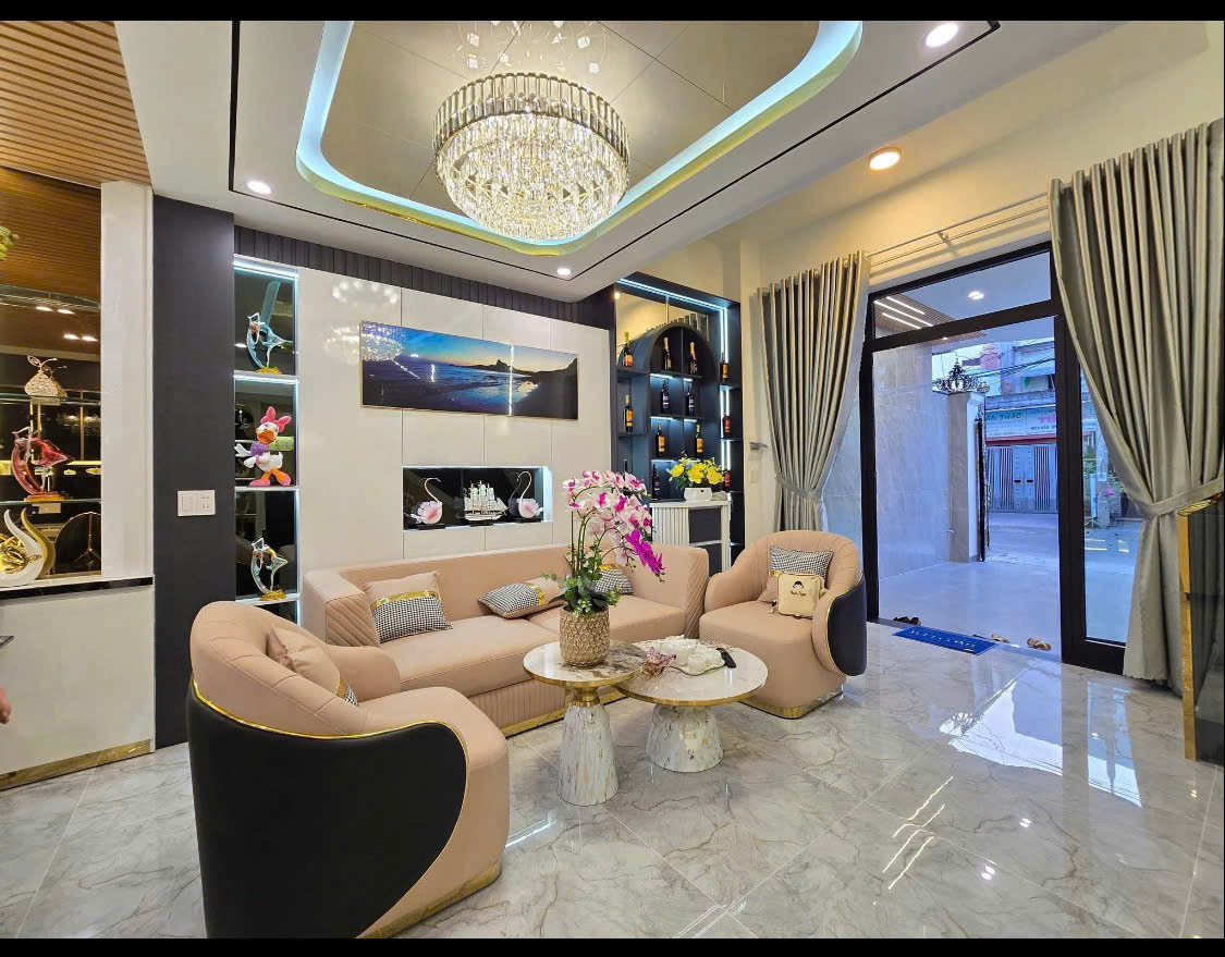 + Nhà 3 tầng mới xây nội thất châu âu siêu đẹp, Biển Nguyễn Tất Thành 100m, khu bãi tắm trung tâm liên chiểu, gần khu vui chơi Masuki của nhật.