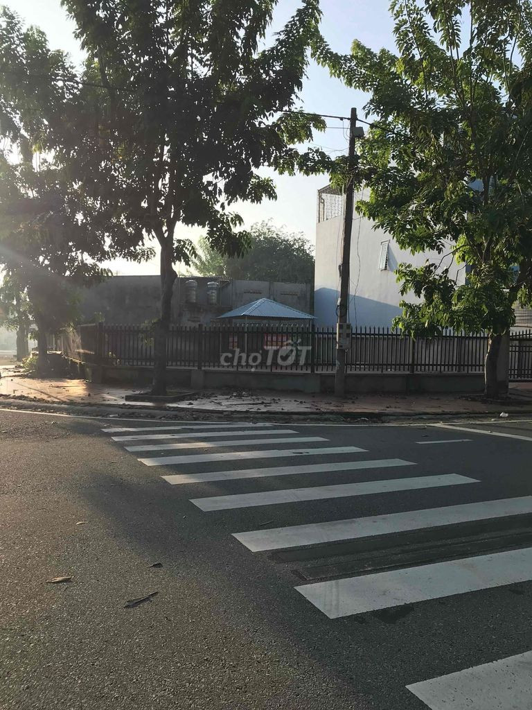 Cần bán lô góc đường số 1