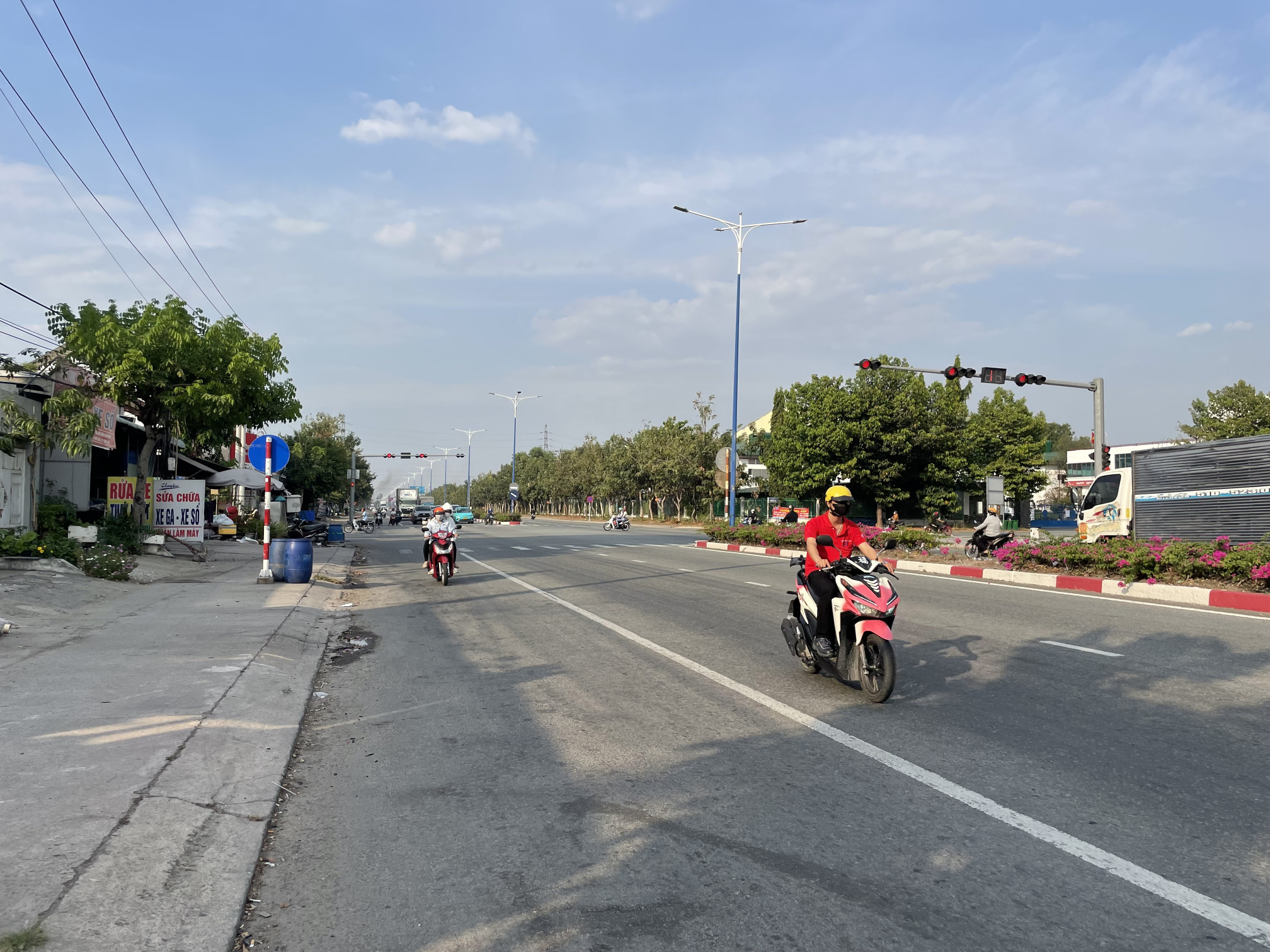 Chính chủ cần bán gấp lô đất mặt tiền đường 11B Khu TĐC Định Hoà