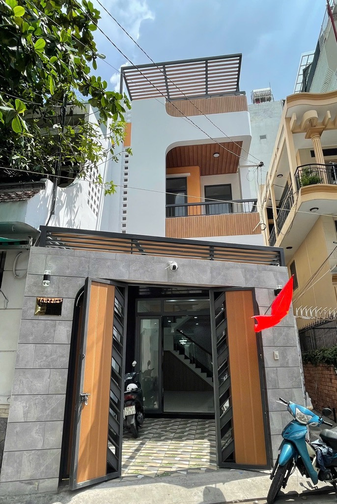 Bán nhà 100m² giá 10.8 tỷ tại Phường Hòa Thạnh Quận Tân Phú