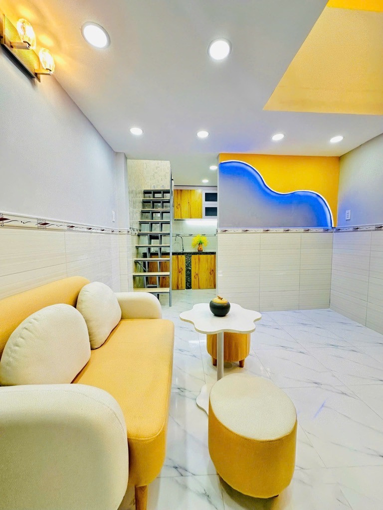 Nhà 3 tầng phường Hoà Thạnh, gần khu hành chính chỉ hơn 2 tỷ xíu