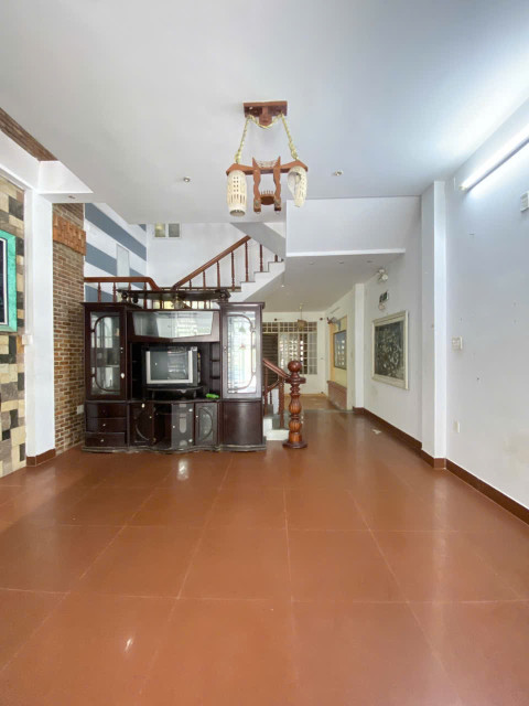 BÁN NHANH NHÀ 2 TẦNG HOÀ XUÂN, DT : 5x20