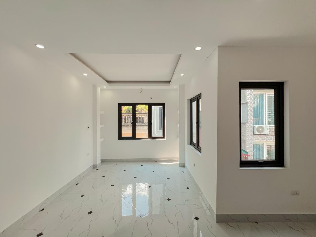 Bán nhà Hoàng Liệt – Hoàng Mai | Thang máy – ô tô – View hồ Linh Đàm – Nhà đẹp về ở ngay