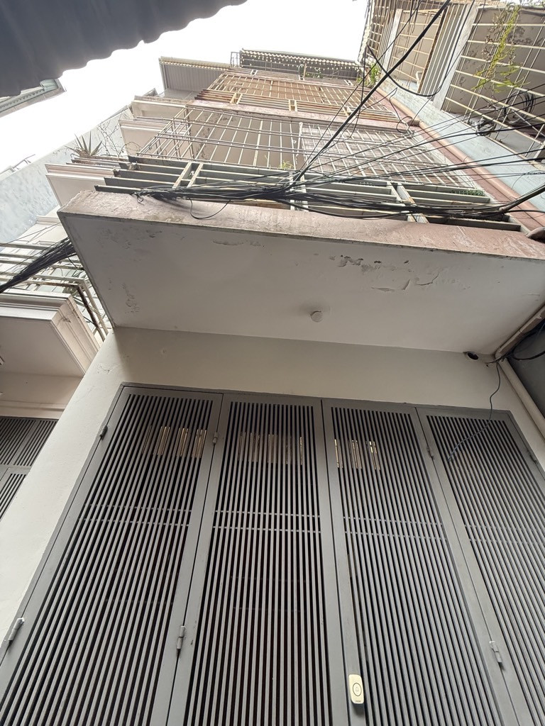 Bán nhà đường hoàng mai 4 tầng dân xây gần trương định