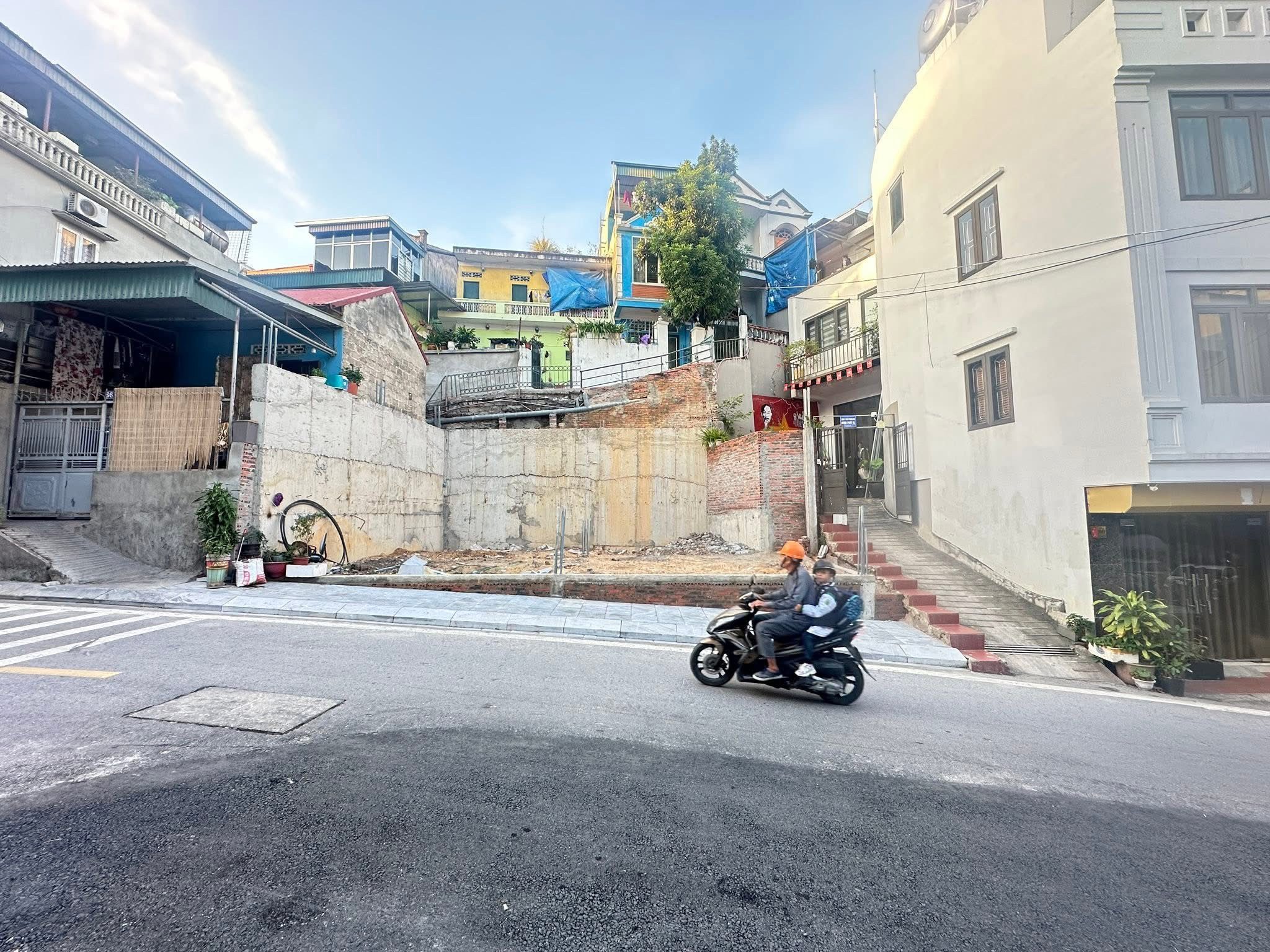 BÁN ĐẤT MẶT ĐƯỜNG BA ĐÈO,PHƯỜNG HỒNG GAI,HẠ LONG