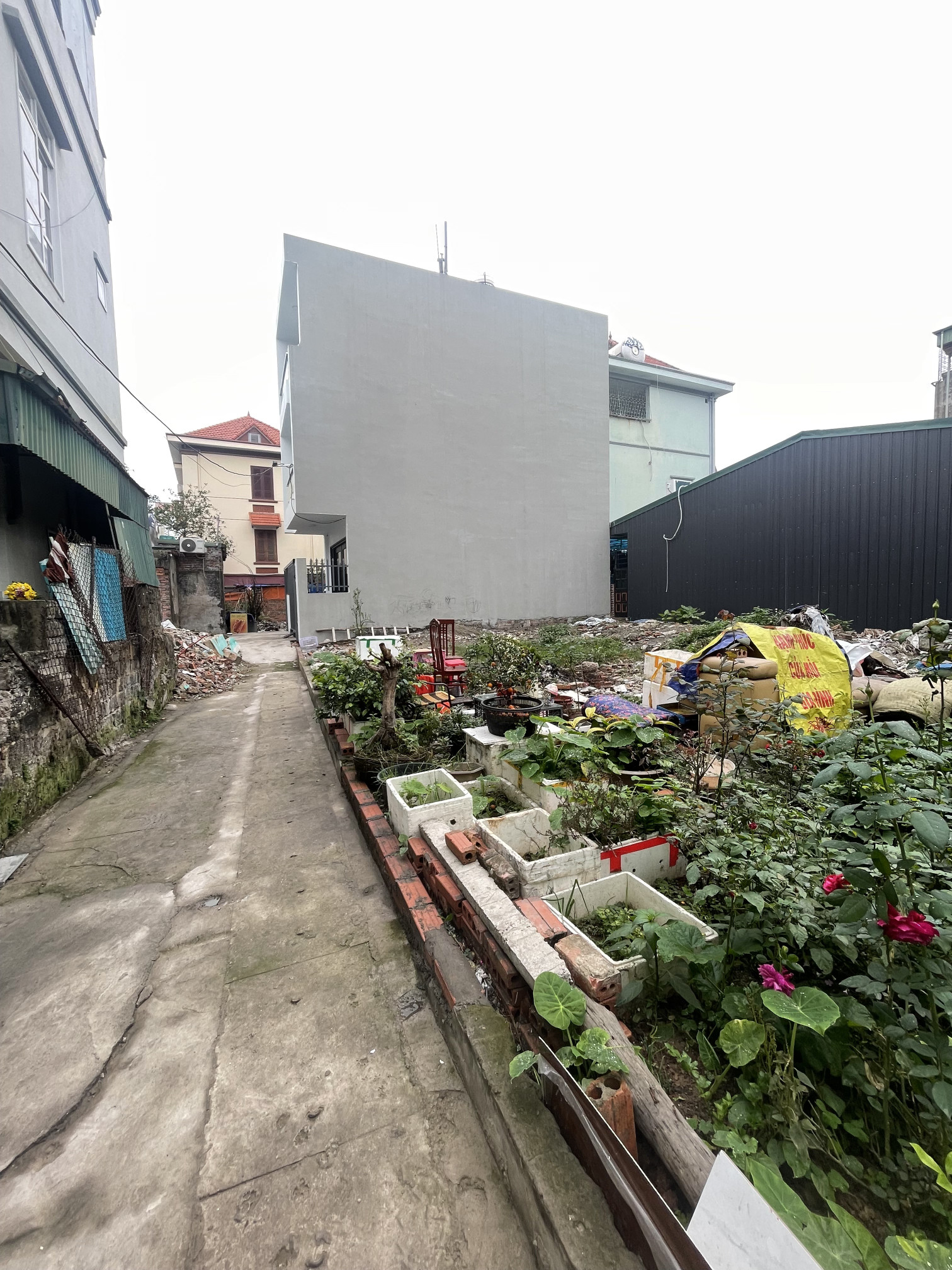 BÁN ĐẤT GIÁ RẺ MÉ BIỂN GẦN CHỢ CŨ CỘT 5,HỒNG HÀ,HẠ LONG