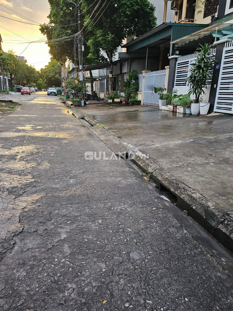 BÁN NHÀ GẦN KHU BAO BIỂN CỘT 5,HỒNG HÀ,HẠ LONG