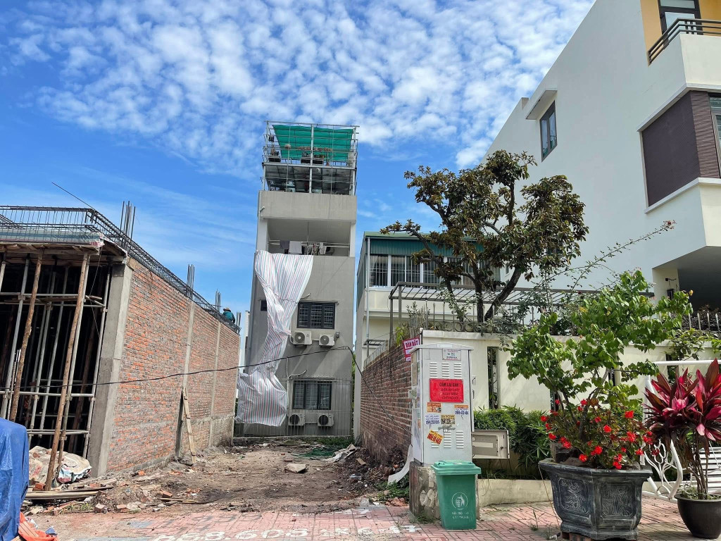 BÁN ĐẤT ĐỒI NGÂN HÀNG - PHƯỜNG HẠ LONG.