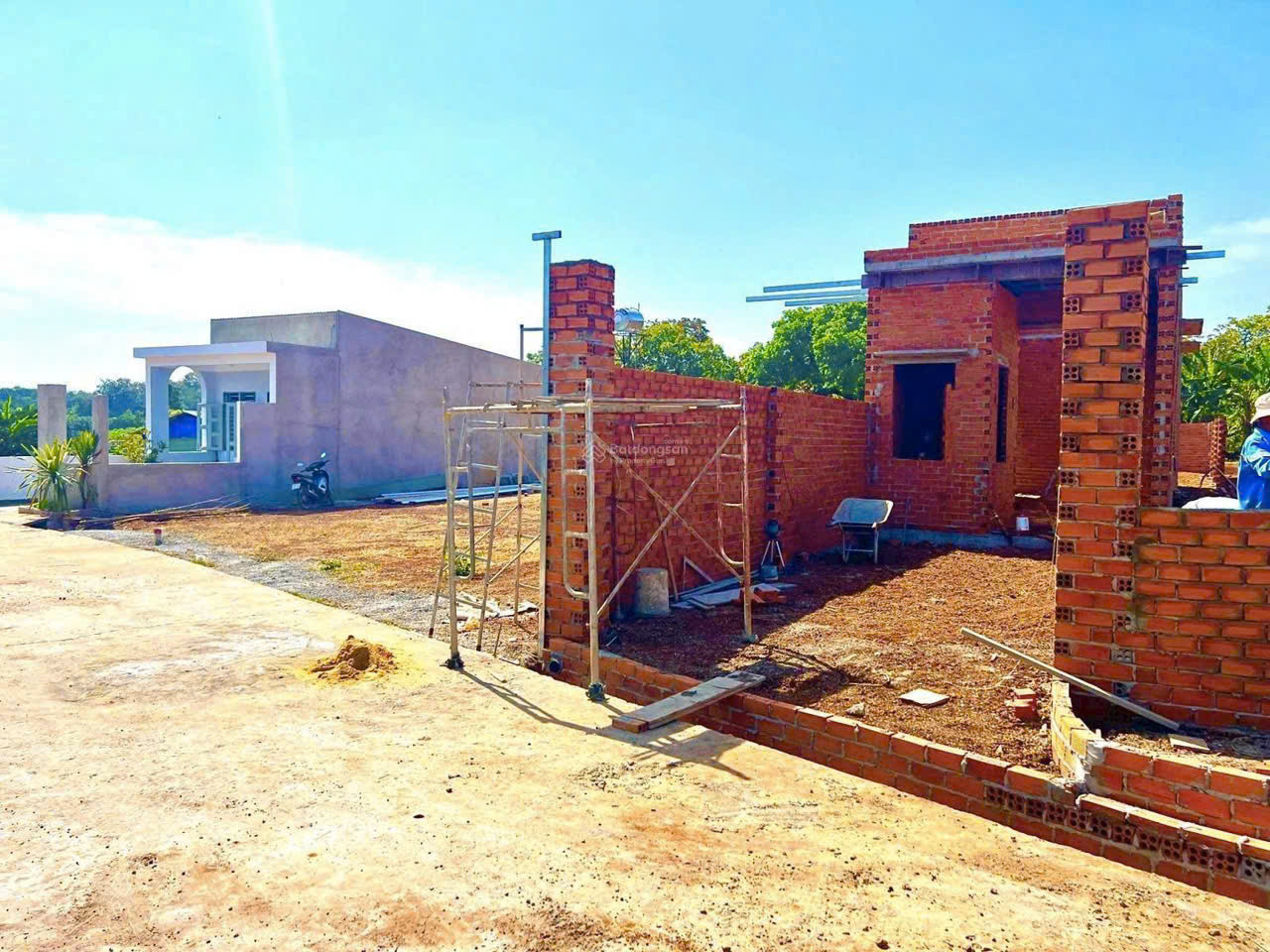 SANG GẤP 10x32=320M2 ĐẤT T.CƯ NGAY TRUNG TÂM SÁT CHỢ, TRƯỜNG HỌC DÂN ĐÔNG. GIÁ 235TR/SỔ