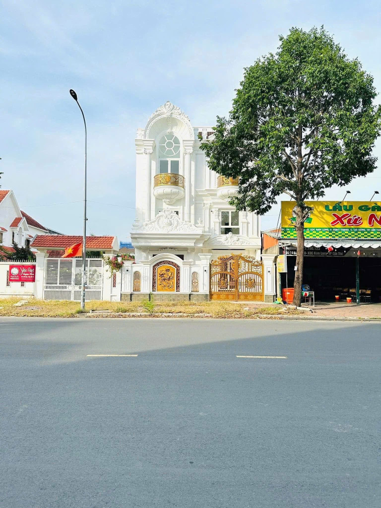 BÁN BIỆT THỰ 3 TẦNG 422m2 MẶT TIỀN ĐƯỜNG NGUYỄN VĂN LƯU (1B) KDC NAM LONG