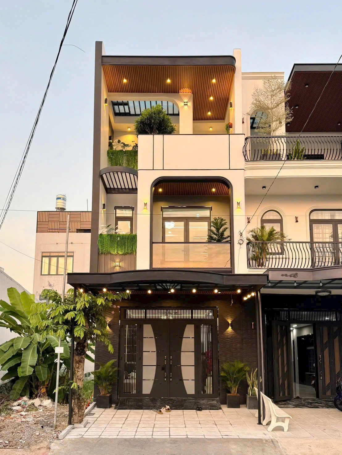 CỰC PHẨM NHÀ ĐẸP KDC HỒNG LOAN 1 TRỆT 2 LẦU