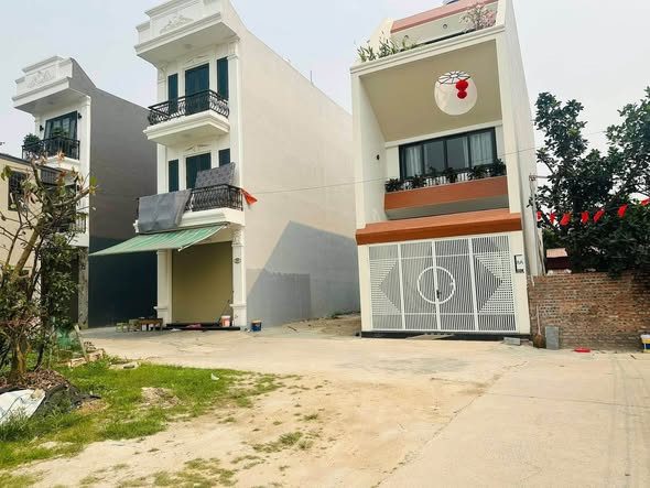 👉 Gần trục đường chính Cam Lộ và trục đường 30m thông thẳng ra Khu phân lô Đống Chuối, Hùng Vương, Hồng Bàng