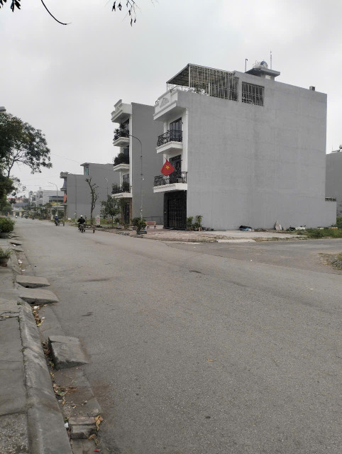 🏡 BÁN ĐẤT PHÂN LÔ ĐỐNG CHUỐI ngay trục đường 30m chỉ hơn 3tỷ