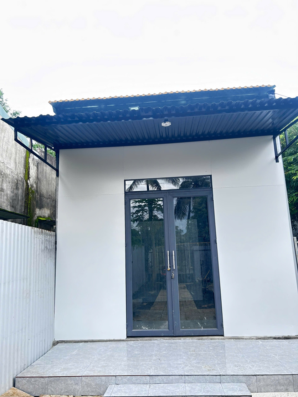 Thuê nhà mới xây đường chu văn tấn 5x40m