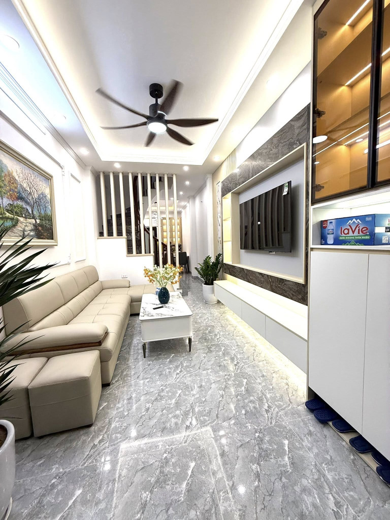 Nhà Đẹp! Vũ Tông Phan,10m ra Oto,Ngõ Rộng,DT: 37m2 x  4Tầng,Giá: 8.9 tỷ Thanh Xuân