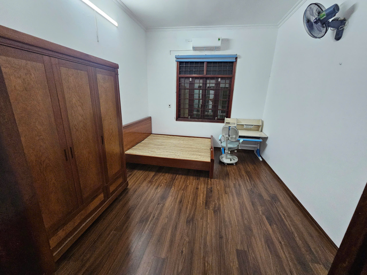 Cho thuê nhà nguyên căn Mới đẹp ngõ 69 Hoàng Văn Thái 5 tầng, 45m2, 5 ngủ, KD và ở