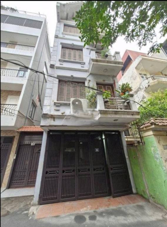 Cho thuê nhà ngõ ô tô tránh Lê Trọng Tấn, 4 tầng x 50m2, 4 ngủ, 3 vệ sinh, 18 Triệu