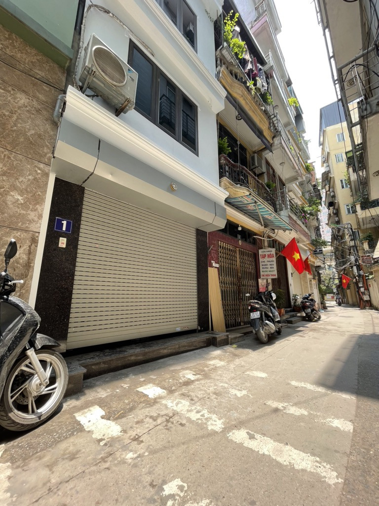 Biệt phủ mini Lê Trọng Tấn, ô tô tránh đỗ, 2 thoáng