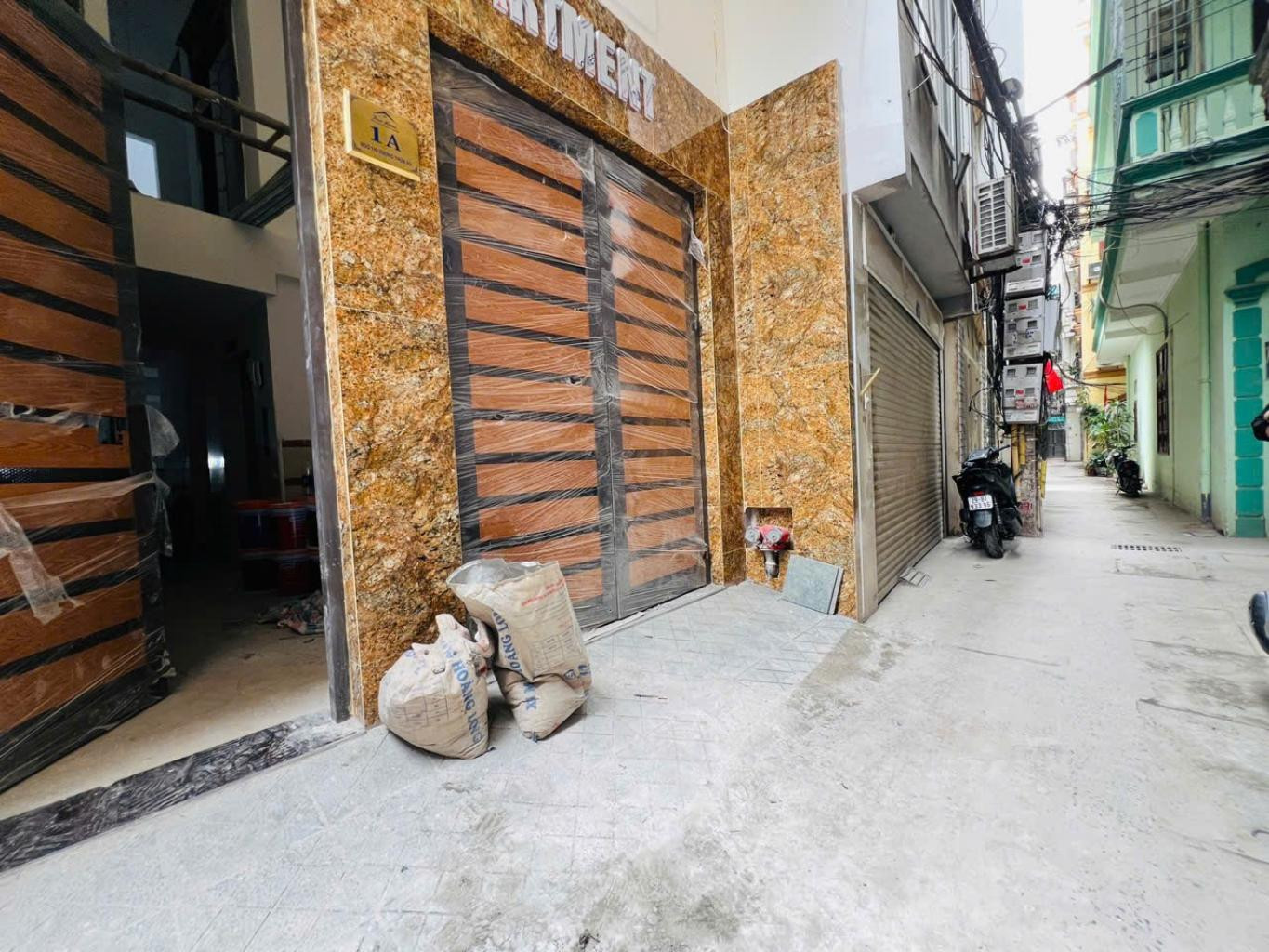 Vương Thừa Vũ 50m 8 tầng, 13 phòng in tiền thầm lặng