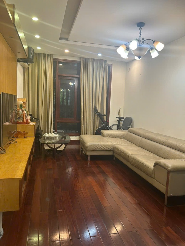 Vương Thừa Vũ,50m  phân lô cuộn mình giữa phố, ô tô vòng quanh nhà
