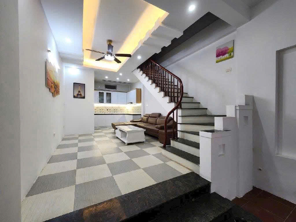 Cho thuê nhà nguyên căn mới kinh kong ngõ 192 Lê Trọng Tấn, 40m2 x 5 tầng, 3PN, 12 triệu