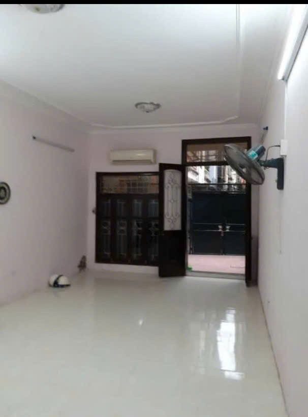 CHO THUÊ NHÀ RIÊNG ĐƯỜNG HOÀNG VĂN THÁI, THANH XUÂN, 4 NGỦ, NGÕ THOÁNG, SÂN RỘNG