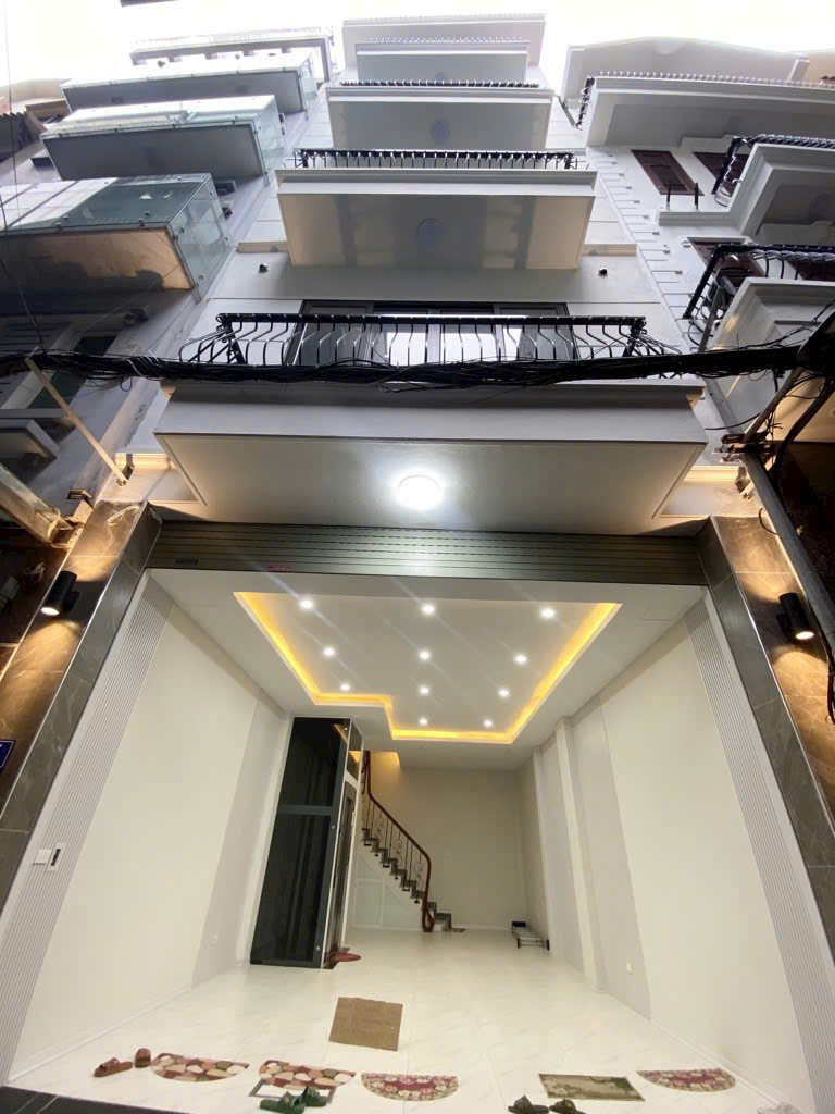 Nhà đẹp 6 tầng thang máy phố Hoàng Văn Thái, 50m2 mặt tiền 4.8m, giá chỉ 16.7 tỷ