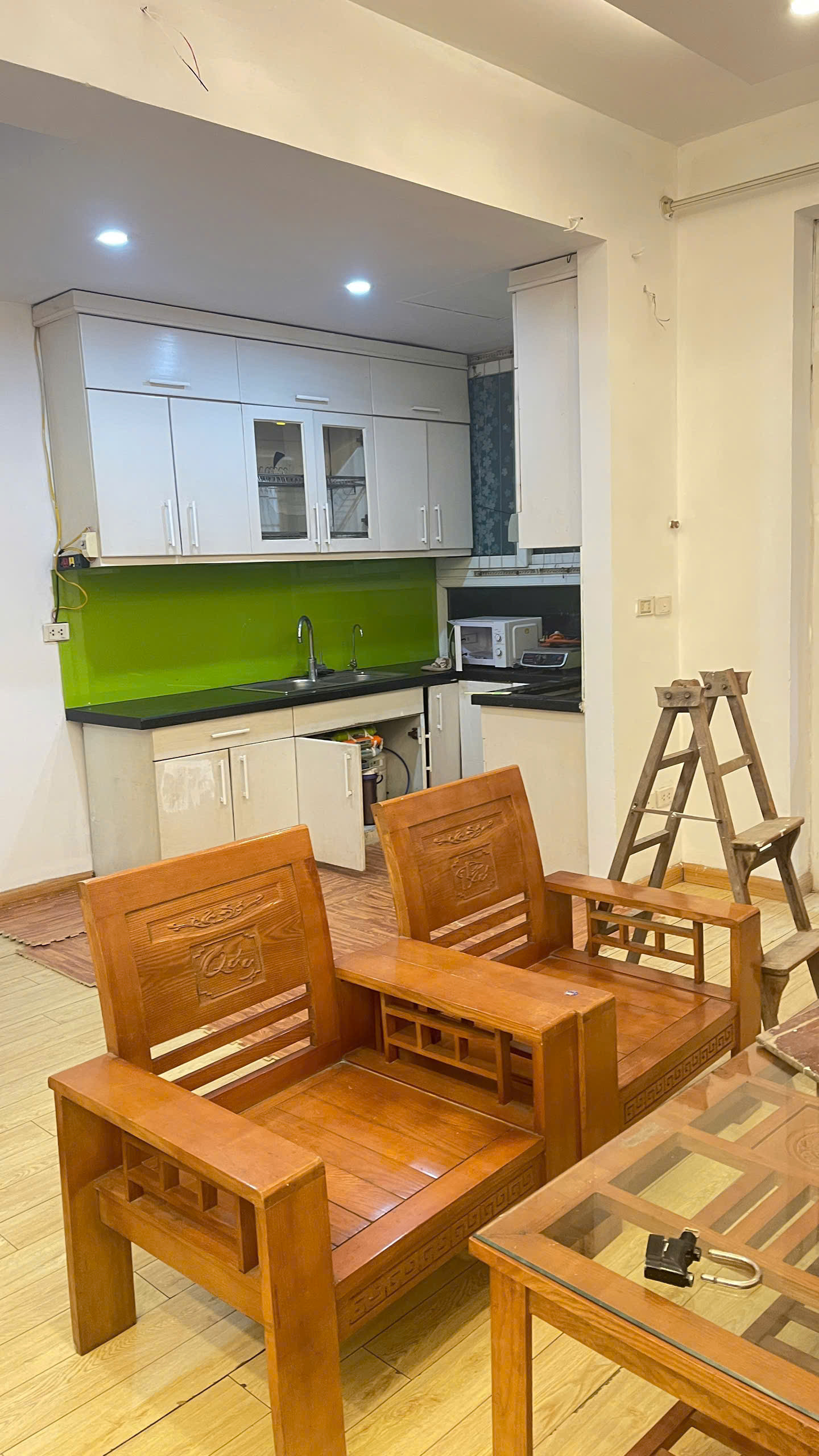 Cho thuê căn hộ chung cư 183 Hoàng Văn Thái, Thanh Xuân 70m2 2PN 1wc có đồ 10tr.