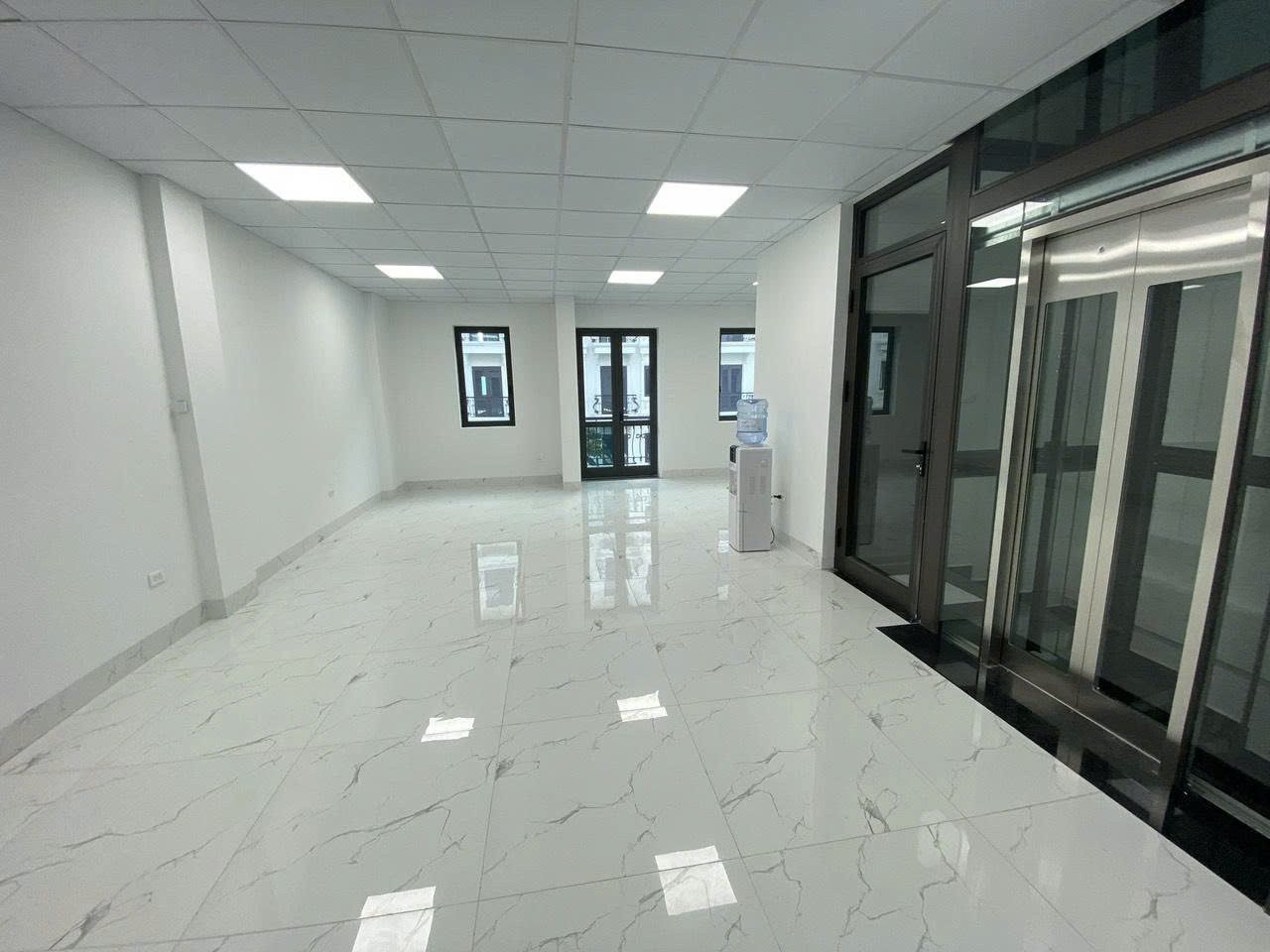Cho thuê sàn văn phòng tại Kiến Hưng Luxury, diện tích 70m²/tầng sàn thông đẹp