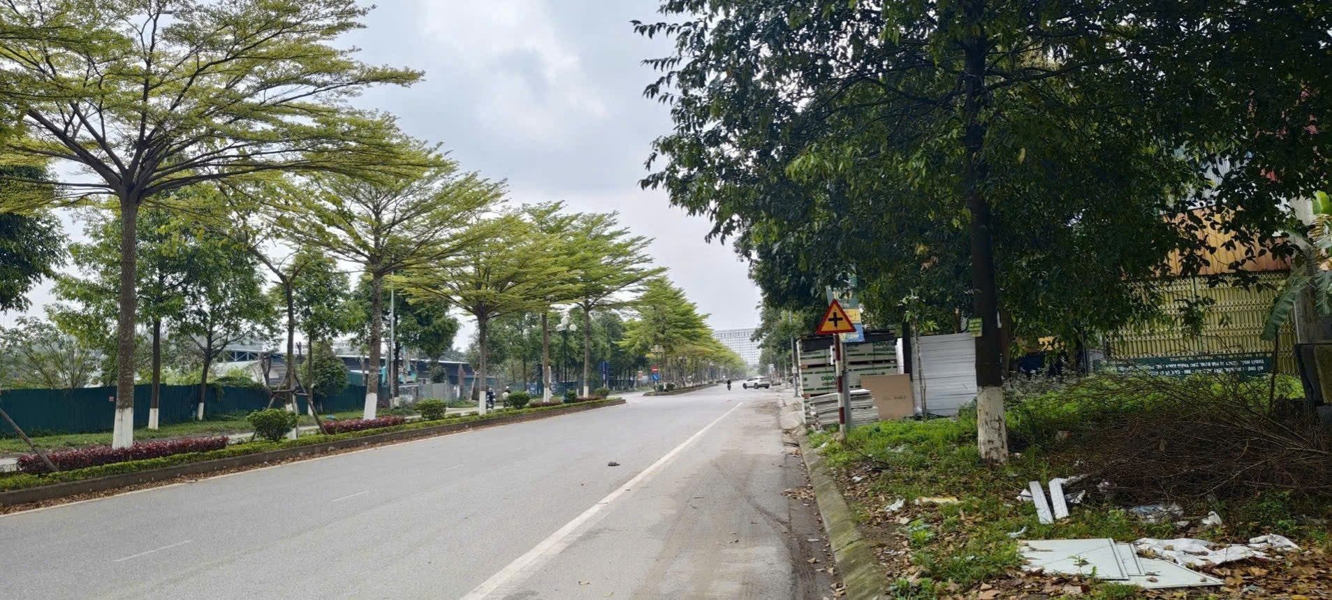 Bán đất thông 2 đầu đường lạc long quân dc xây 7 tầng dt 315m2 + mt 9m giá 39.4 tỷ