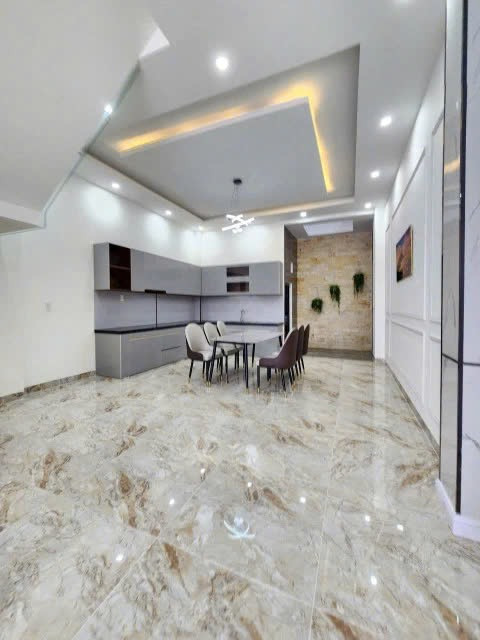 Nhà ngộp bán nhanh chỉ 2.65 tỷ ngay Lái Thiêu, Thuận An, Sổ sẵn, mặt tiền 12m kinh doanh cho thuê hợp lý,