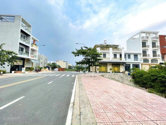 Còn 3 nền ngay The Seasons Lái Thiêu - Thuận An - Bình Dương giá chỉ 2.8 Tỷ bao ra sổ