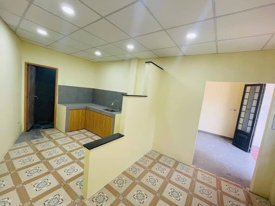 Lái Thiêu: Nhà xinh trung tâm, gác lửng 2PN - Giá tốt!
