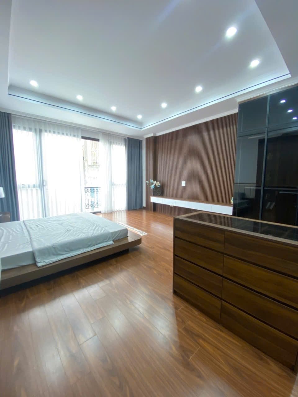 🏘️Láng - Cầu Giấy gần 50m2, 7 tầng thang máy, thông kinh doanh, 15. tỷ