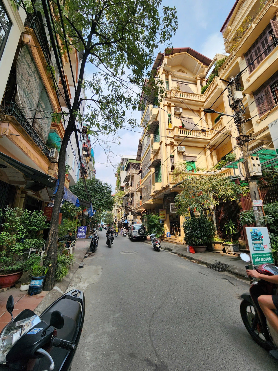 bán  nhà phố vỉa hè ô tô tránh