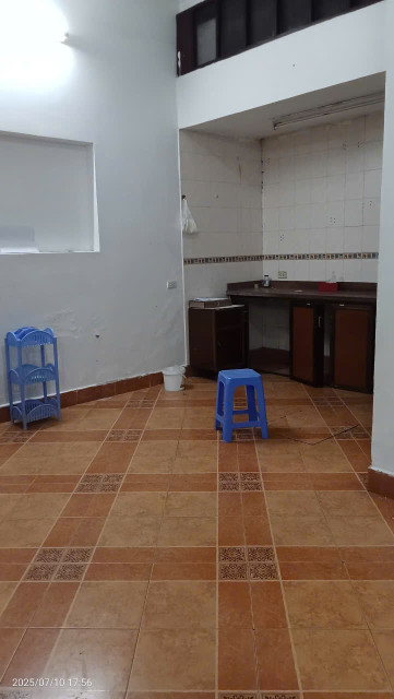 Cho thuê MBKD Ngõ ô tô Huỳnh Thúc Kháng, 72m2 x 4 tầng, MT 7.2m, 40 Triệu
