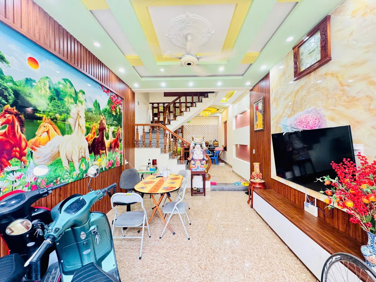 bán căn nhà 4 tầng, gần 50m2.mặt tiền 3,91m. ngõ rộng 1,83m. trong ngách 55/46 Lạch Tray . Liên hệ 0362558882