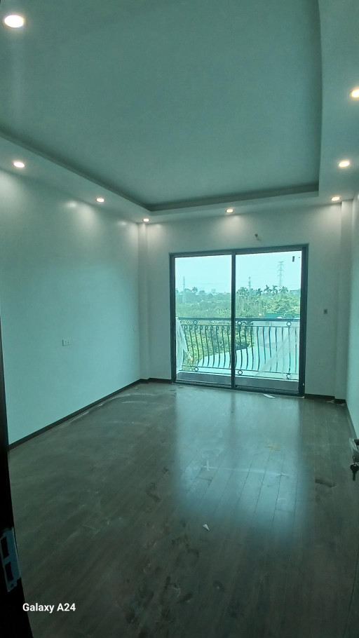 Bán nhà Liên Mạc, Bắc Từ Liêm, 42m2, 5 tầng, mặt tiền 5.7m, giá 8 tỷ